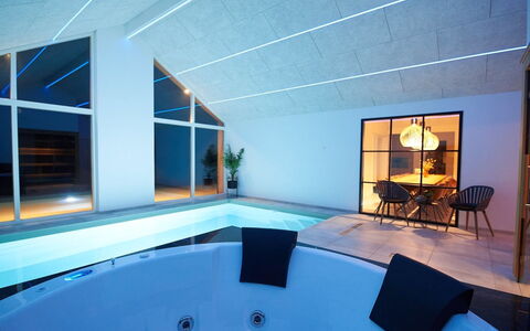 Menja - 1.4Km from the Sea: Mobilia, Interior Design, Pavimentazione, Pavimento, Soffitto, Camera, Sedia, Tavolo, Appartamento, Cucina & Sala Da Pranzo Tavolo