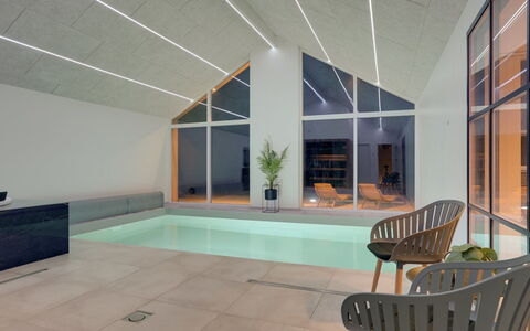 Menja - 1.4Km from the Sea: Mobilia, Interior Design, Pavimentazione, Pavimento, Soffitto, Camera, Sedia, Tavolo, Appartamento, Cucina & Sala Da Pranzo Tavolo