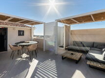 Donna Rosa Holiday Home