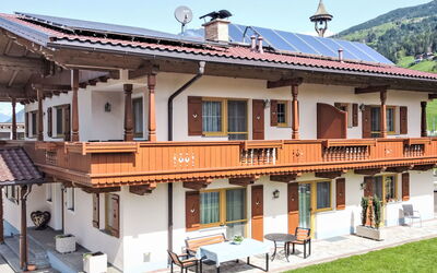 Aschau Im Zillertal 350: Costruzione, Cielo, Proprietà, Finestra, Pianta, Legna, Architettura, Casa, Urban Design, Tempo Libero