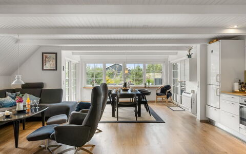 Rasmina - 1.2Km from the Sea: Interior Design, Mobilia, Pavimentazione, Soffitto, Divano, Pavimento, Soggiorno, Casa, Appartamento, Pavimento In Legno