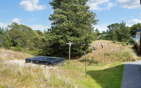 Rasmina - 1.2Km from the Sea: Arbusto, Lotto, Giardino, Sempreverde, Larice, Parco, Pine Famiglia