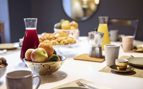 Mulino Morandi: Cibo, Tavolo, Tavola, Mobilia, Dishware, Bicchieri, Piatto, Tazza, Serveware, Ingrediente