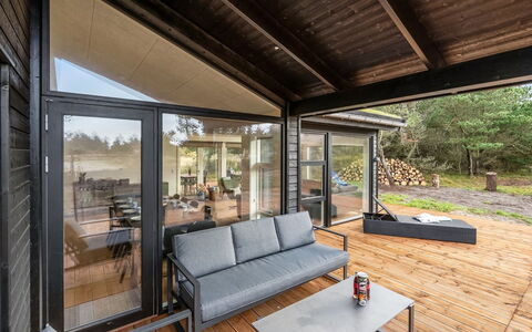 Elisenda - 625M from the Sea: Blu, Arbusto, Villetta, Groundcover, Giardino, Estate, Shade, Landscaping, Agriturismo, Eco Hotel