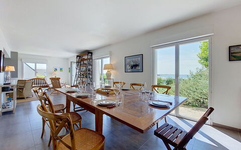 Ruilh Avel: Mobilia, Sedia, Tavolo, Interior Design, Pavimentazione, Sala Da Pranzo, Cucina & Sala Da Pranzo Tavolo, Legna, Pavimento, Soffitto