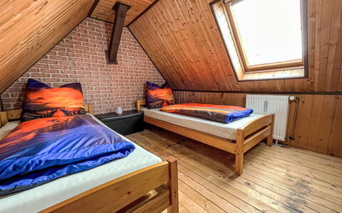 Kranich: Costruzione, Mobilia, Comfort, Finestra, Legna, Interior Design, Casa, Cuscino, Pavimento, Pavimentazione