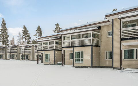 Vuokatinranta Suite 4 B: Mobilia, Interior Design, Pavimentazione, Pavimento, Tavolo, Soffitto, Cucina & Sala Da Pranzo Tavolo, Illuminazione, Sedia, Casa