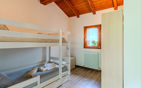 La Quiete Mountain Home: Mobilia, Proprietà, Costruzione, Finestra, Legna, Comfort, Interior Design, Illuminazione, Architettura, Casa