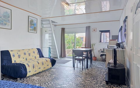 Les Lauriers Blancs: Mobilia, Pavimentazione, Interior Design, Pavimento, Soffitto, Camera, Divano, Soggiorno, Casa, Illuminazione