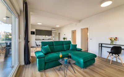 Picigin 222.1: Divano, Mobilia, Tavolo, Azzurro, Pianta Della Casa, Comfort, Costruzione, Legna, Soggiorno, Interior Design