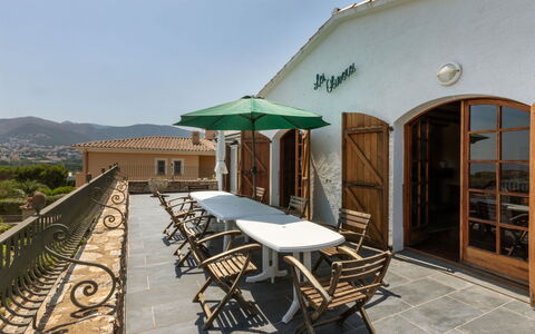 Les Oliveres: Cielo, Mobilia, Costruzione, Tavolo, Shade, Sedia, Legna, Mobili Da Esterno, Tempo Libero, Immobiliare