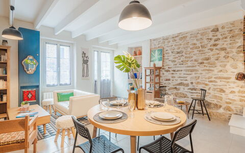 L'Annexe: Proprietà, Acqua, Cielo, Interior Design, Costruzione, Piscina, Tempo Libero, Shade, Albero, Condominio