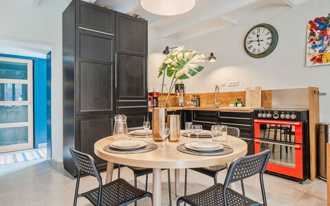 L'Annexe: Proprietà, Acqua, Cielo, Interior Design, Costruzione, Piscina, Tempo Libero, Shade, Albero, Condominio
