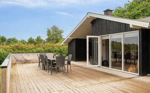Neele - 800M from the Sea: Mobilia, Interior Design, Pavimentazione, Pavimento, Soffitto, Camera, Sedia, Tavolo, Appartamento, Cucina & Sala Da Pranzo Tavolo