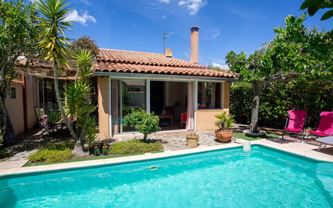 Miramar: Piscina, Ricorrere, Eco Hotel, Tempo Libero, Hacienda, Villa, Shade, Estate, Landscaping, Backyard