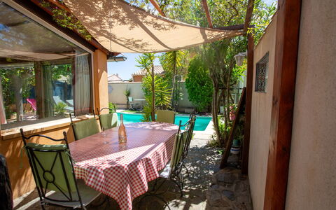 Miramar: Mobilia, Mobili Da Esterno, Sedia, Shade, Tavolo, Tavolo Esterno, Backyard, Struttura Esterna, Eco Hotel, Piscina