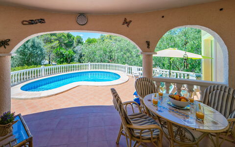 Casa Barbara: Proprietà, Pianta, Tavolo, Piscina, Interior Design, Shade, Mobili Da Esterno, Sedia, Acqua, Immobiliare