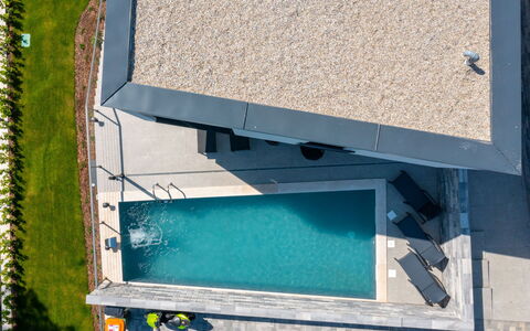 Villa Visum Mare Unus: Acqua, Rettangolo, Pianta, Gas, Costruzione, Materiale Composito, Legna, Facciata, Urban Design, Calcestruzzo