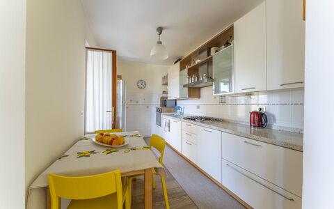 Camaiore House With Pool, La Casa Dei Ricci: Cabinetry, Mobilia, Controsoffitto, Tavolo, Legna, Interior Design, Sedia, Cucina, Elettrodomestico Da Cucina