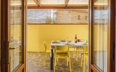 Camaiore House With Pool, La Casa Dei Ricci: Tavolo, Mobilia, Costruzione, Sedia, Legna, Interior Design, Shade, Casa, Pavimento, Pavimentazione