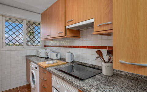 Aldea Hills: Controsoffitto, Cabinetry, Proprietà, Lavandino Della Cucina, Mobilia, Costruzione, Rubinetto, Lavello, Cucina, Cucina Stufa
