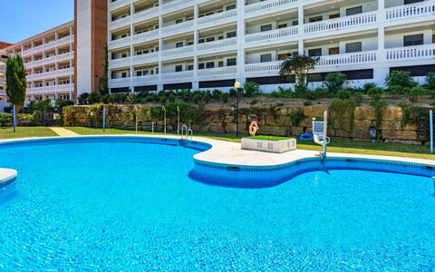 Aldea Hills: Acqua, Costruzione, Proprietà, Pianta, Azzurro, Blu, Piscina, Architettura, Finestra, Tempo Libero