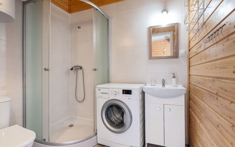 Nemo: Pavimentazione, Interior Design, Pavimento, Idraulico Fixture, Legna, Lavello, Soffitto, Bagno, Camera, Lavandino Del Bagno