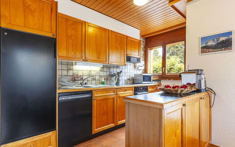 Pavillons a: Cabinetry, Controsoffitto, Proprietà, Elettrodomestico Da Cucina, Cucina Stufa, Legna, Interior Design, Elettrodomestico, Cucina, Pavimentazione