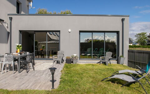 La Villa du Pêcheur: Cielo, Proprietà, Pianta, Costruzione, Shade, Lotto, Urban Design, Erba, Zona Residenziale, Tempo Libero