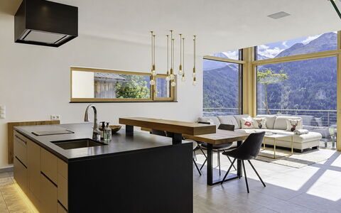 Skyline Retreat: Mobilia, Interior Design, Pavimentazione, Pavimento, Legna, Lampada, Controsoffitto, Cucina, Tavolo, Soffitto