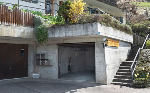 Chalet Anita: Pianta, Proprietà, Costruzione, Finestra, Manto Stradale, Porta, Urban Design, Fiore, Asfalto, Facciata