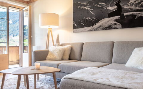 Chalet Anita: Marrone, Mobilia, Cornice, Proprietà, Legna, Soggiorno, Divano, Finestra, Rettangolo, Interior Design