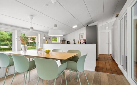 Maritha - 400M from the Sea: Interior Design, Pavimentazione, Mobilia, Pavimento, Legna, Soffitto, Cucina & Sala Da Pranzo Tavolo, Pavimento In Legno, Sala Da Pranzo, Tavolo