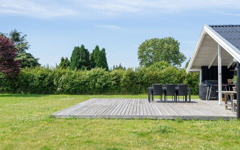 Guthmund - 400M from the Sea: Mobilia, Interior Design, Pavimentazione, Pavimento, Soffitto, Camera, Sedia, Tavolo, Appartamento, Cucina & Sala Da Pranzo Tavolo