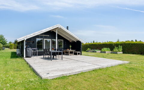 Guthmund - 400M from the Sea: Mobilia, Interior Design, Pavimentazione, Pavimento, Soffitto, Camera, Sedia, Tavolo, Appartamento, Cucina & Sala Da Pranzo Tavolo
