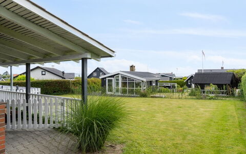 Diddi - 170M from the Sea: Legna, Casa, Portico, Deck, Latifoglie, Tetto, Color Legno, Pavimento In Legno, Eco Hotel