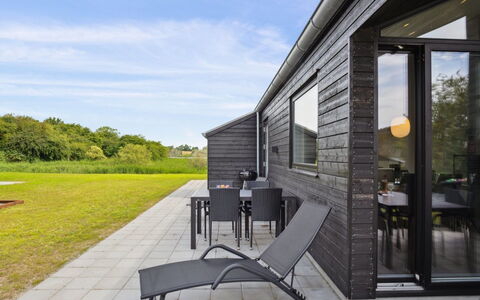 Henryk - 75M from the Sea: Legna, Tetto, Architettura, Casa, Casa, Villetta, Raccordo, Latifoglie, Pendenza, Estate