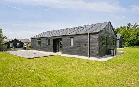 Henryk - 75M from the Sea: Legna, Tetto, Architettura, Casa, Casa, Villetta, Raccordo, Latifoglie, Pendenza, Estate