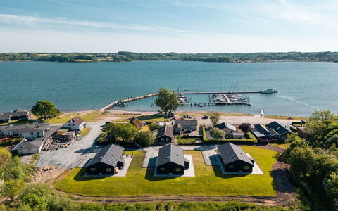 Henryk - 75M from the Sea: Legna, Tetto, Architettura, Casa, Casa, Villetta, Raccordo, Latifoglie, Pendenza, Estate