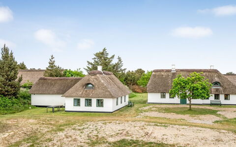 Wandrath - 2Km from the Sea: Casa, Tetto, Casa, Villetta, Capannone, Edifici Giardino, Raccordo, Cortile, Log Cabin, Capanna