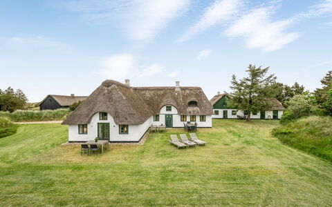 Wandrath - 2Km from the Sea: Casa, Tetto, Casa, Villetta, Capannone, Edifici Giardino, Raccordo, Cortile, Log Cabin, Capanna