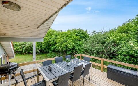 Dorithea - 1.3Km from the Sea: Legna, Portico, Latifoglie, Deck, Pavimento In Legno, Plank, Color Legno, Corrimano, Eco Hotel, Balcone
