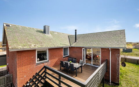 Hilppa - 400M from the Sea: Legna, Casa, Portico, Deck, Latifoglie, Tetto, Color Legno, Pavimento In Legno, Eco Hotel