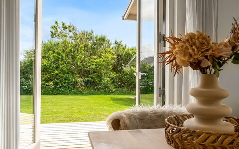 Gedda - from the Sea: Blu, Arbusto, Villetta, Groundcover, Giardino, Estate, Shade, Landscaping, Agriturismo, Eco Hotel