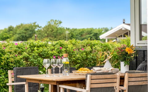 Gedda - from the Sea: Blu, Arbusto, Villetta, Groundcover, Giardino, Estate, Shade, Landscaping, Agriturismo, Eco Hotel