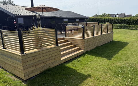 Ofrath - 350M to the Fjord: Tetto, Materiale Composito, Deck, Latifoglie, Portico, Villetta, Plank, Struttura Esterna, Color Legno, Cortile