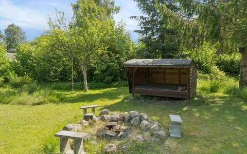 Sheemen - 900M from the Sea: Tetto, Casa, Casa, Villetta, Porta, Raccordo, Deck, Portico, Plank, Latifoglie