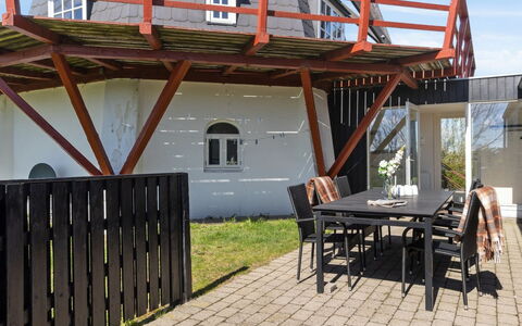 Fania - 500M from the Sea: Tetto, Casa, Casa, Villetta, Porta, Raccordo, Deck, Portico, Plank, Latifoglie
