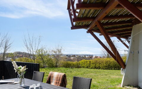 Fania - 500M from the Sea: Tetto, Casa, Casa, Villetta, Porta, Raccordo, Deck, Portico, Plank, Latifoglie