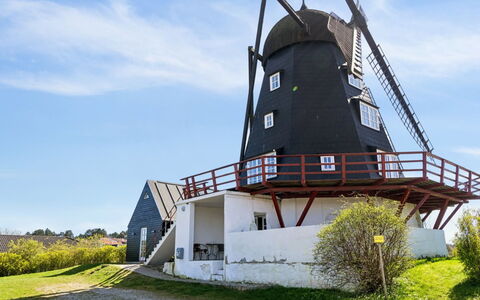 Fania - 500M from the Sea: Tetto, Casa, Casa, Villetta, Porta, Raccordo, Deck, Portico, Plank, Latifoglie